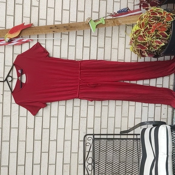 Jumpsuit/Red - Picture 2 of 12